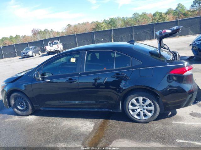 Toyota Corolla Hybrid Le Image 5