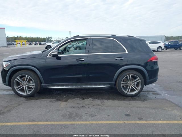 Mercedes-Benz GLE 4matic Image 9