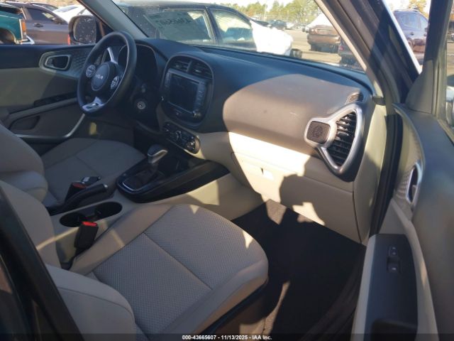 Kia Soul Lx Image 16