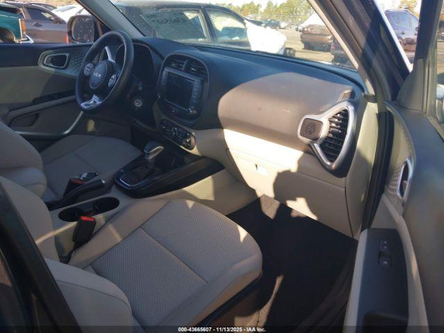 Kia Soul Lx Image 16