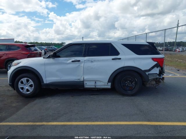 Ford Police Interceptor Image 12