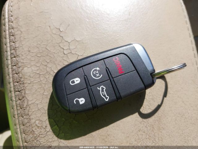 Jeep Grand Cherokee Overland Image 11