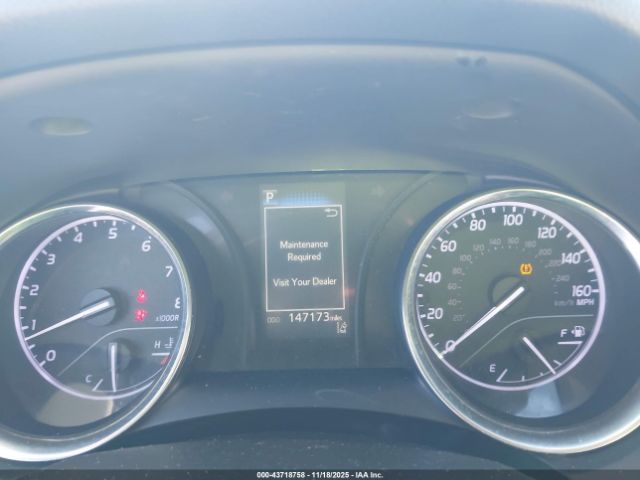 Toyota Camry Se Image 11