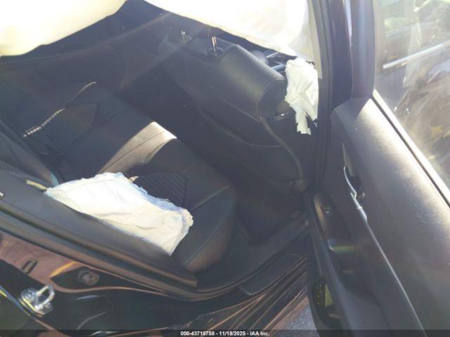 Toyota Camry Se Image 2