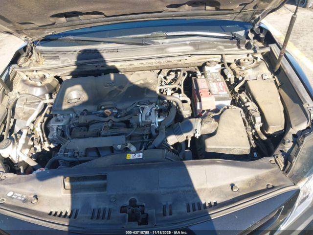 Toyota Camry Se Image 5