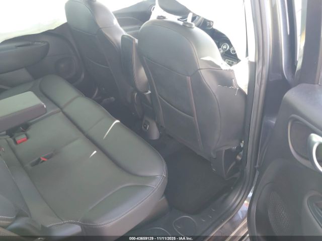 FIAT 500L Trekking Image 12