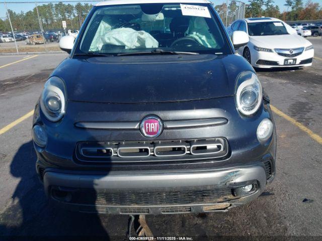 FIAT 500L Trekking Image 6