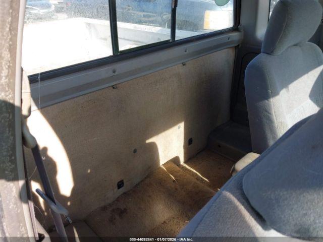 Nissan Frontier Image 6