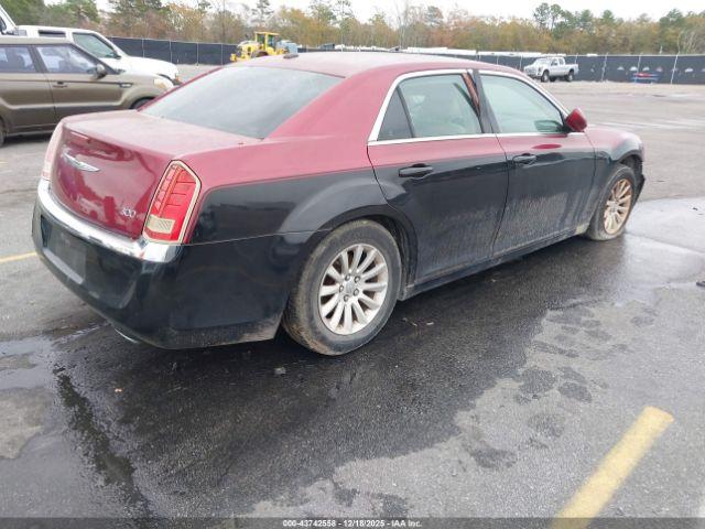 Chrysler 300 Image 8