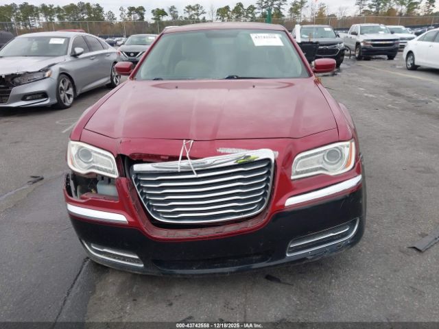 Chrysler 300 Image 2