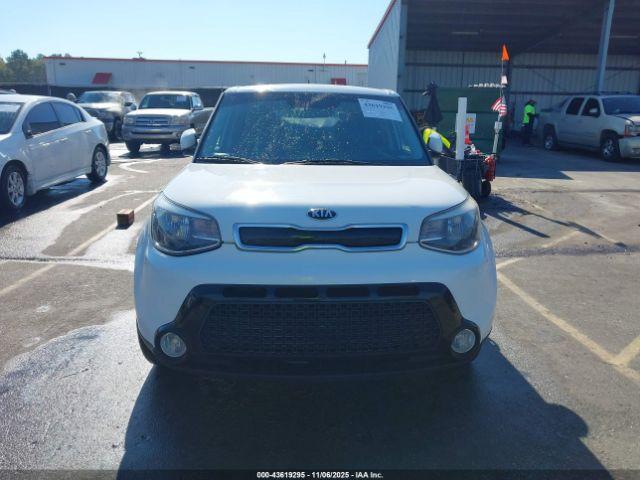 Kia Soul + Image 10