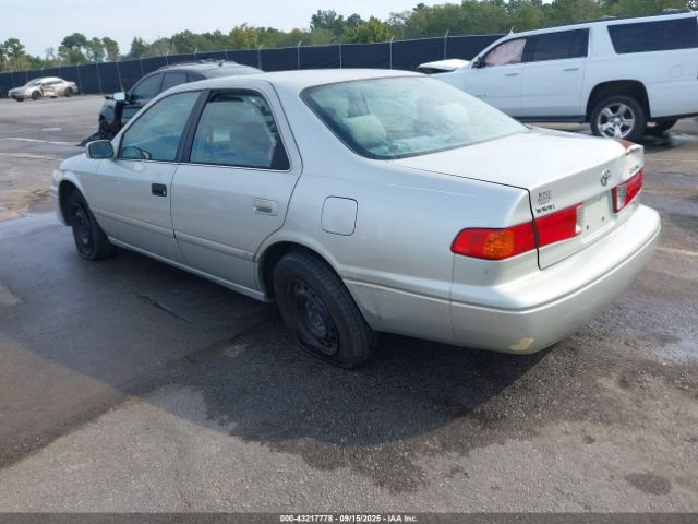 Toyota Camry Le V6 Image 4