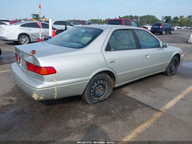 Toyota Camry Le V6 Image 6