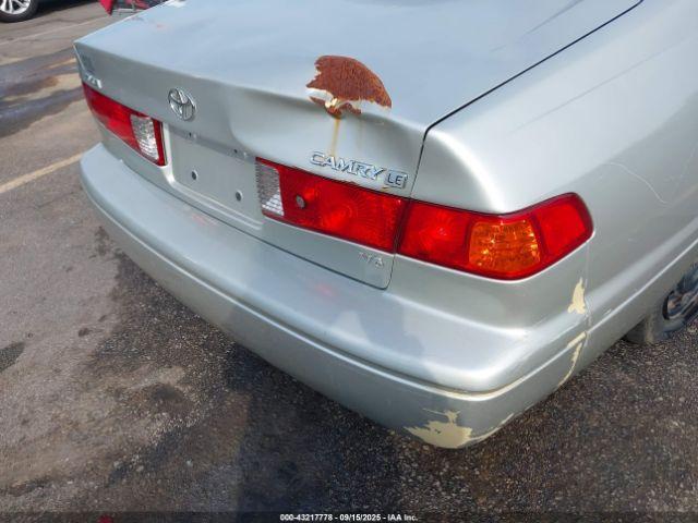 Toyota Camry Le V6 Image 5