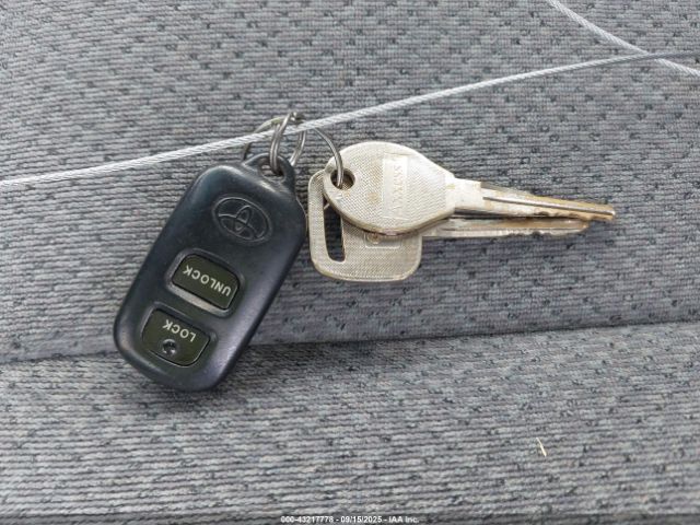 Toyota Camry Le V6 Image 12