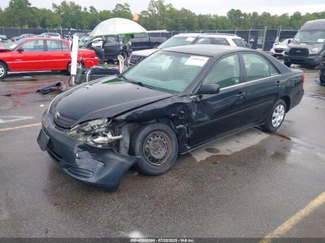 Toyota Camry Le Image 6