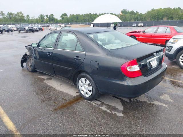 Toyota Camry Le Image 5