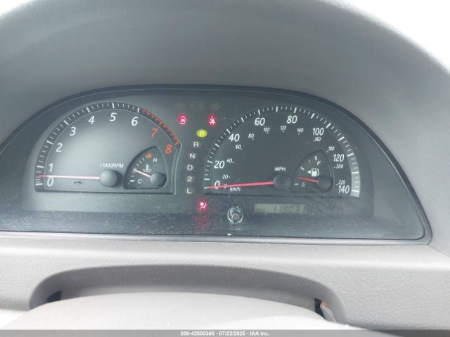 Toyota Camry Le Image 7