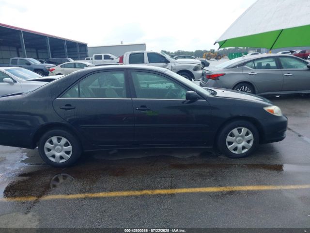 Toyota Camry Le Image 13