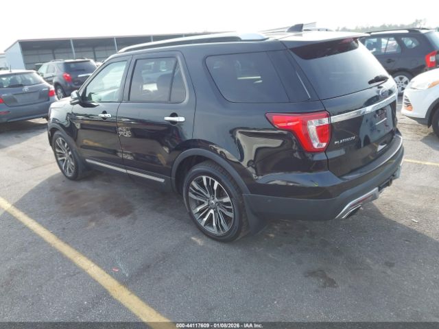 Ford Explorer Platinum Image 6