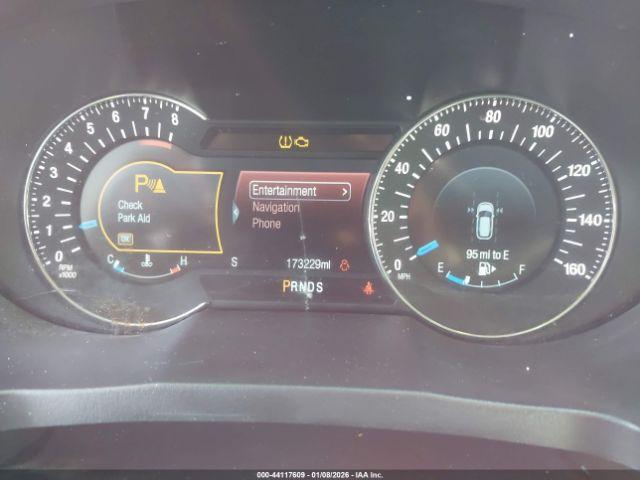 Ford Explorer Platinum Image 13