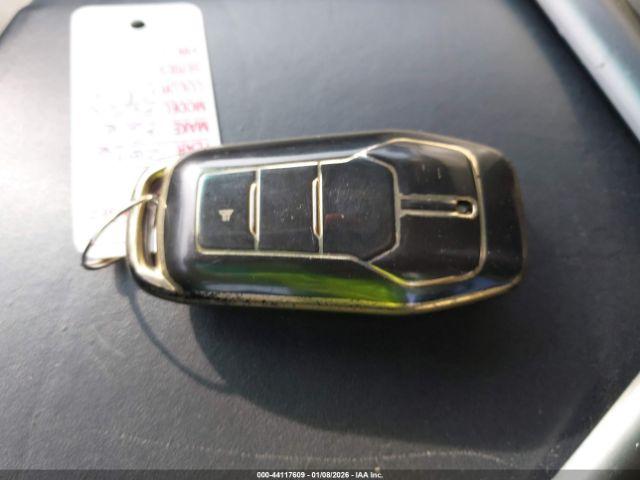 Ford Explorer Platinum Image 5