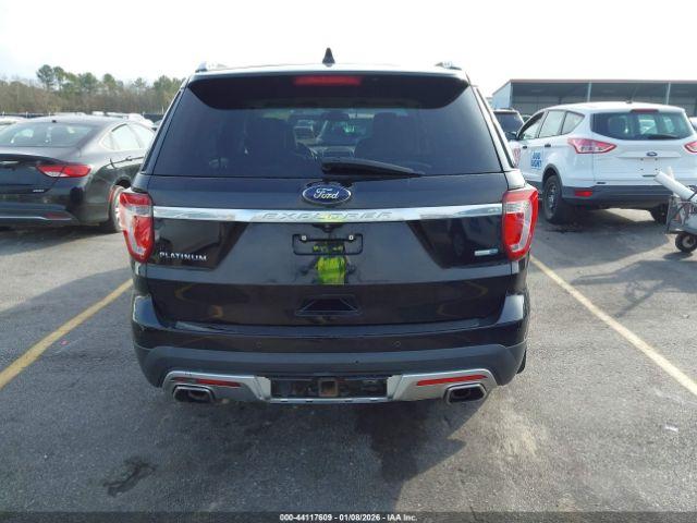 Ford Explorer Platinum Image 2