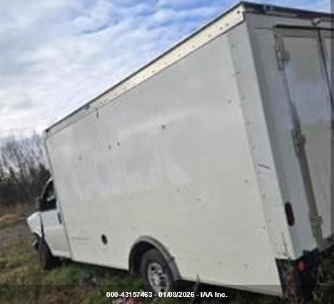 Chevrolet Express Work Van Image 6
