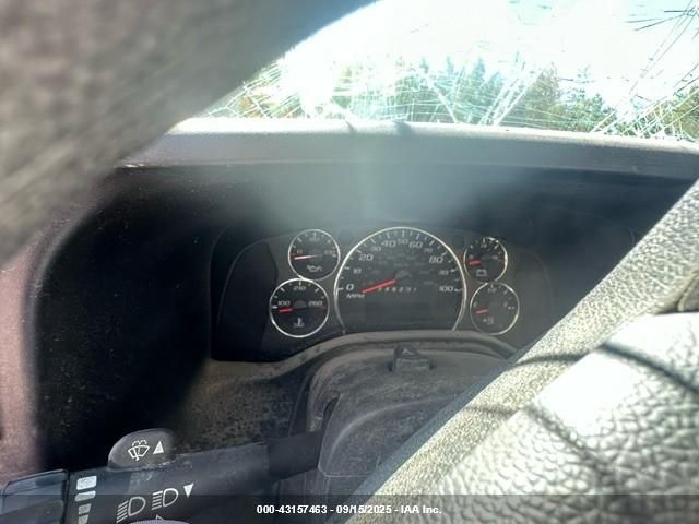 Chevrolet Express Work Van Image 2