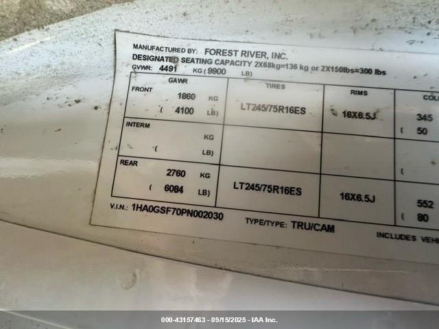 Chevrolet Express Work Van Image 3