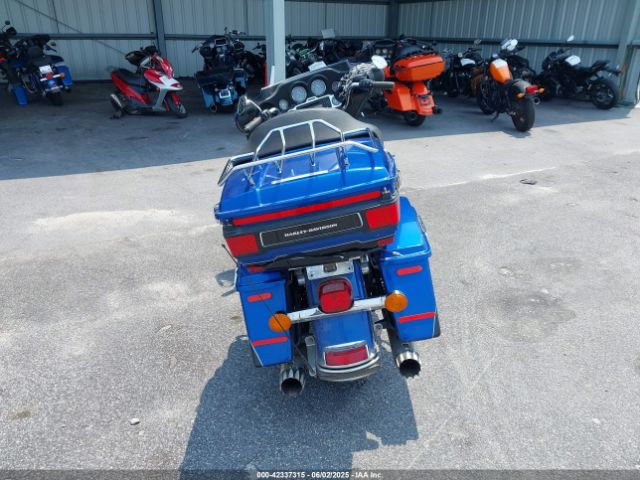 Harley-Davidson Flhtk Image 3