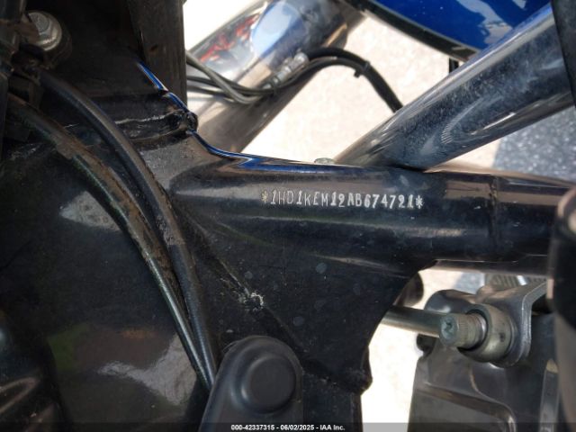 Harley-Davidson Flhtk Image 7