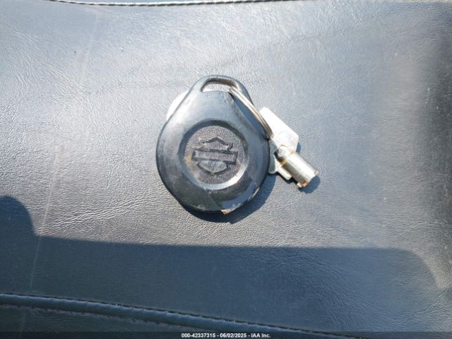 Harley-Davidson Flhtk Image 10