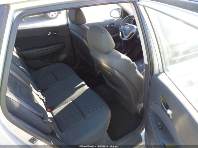 Hyundai ELANTRA Image 6