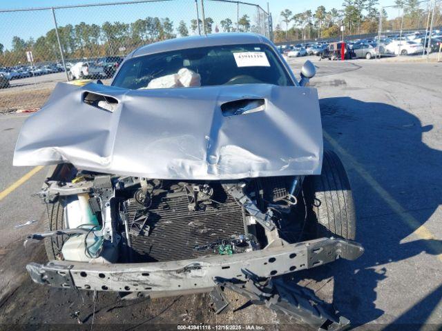 Dodge Challenger Sxt Image 10