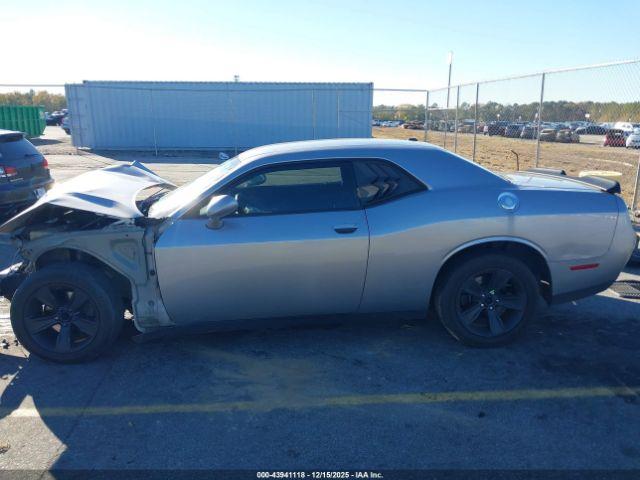 Dodge Challenger Sxt Image 13