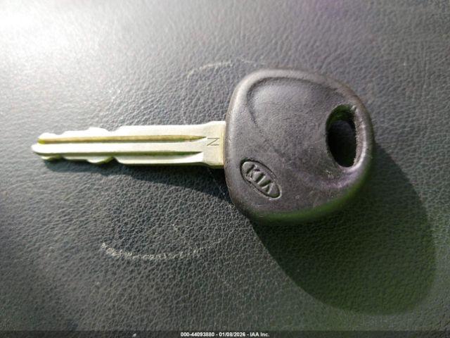 Kia Rondo Lx Image 6