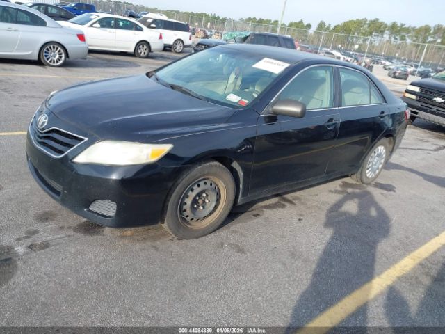 Toyota Camry Le Image 10