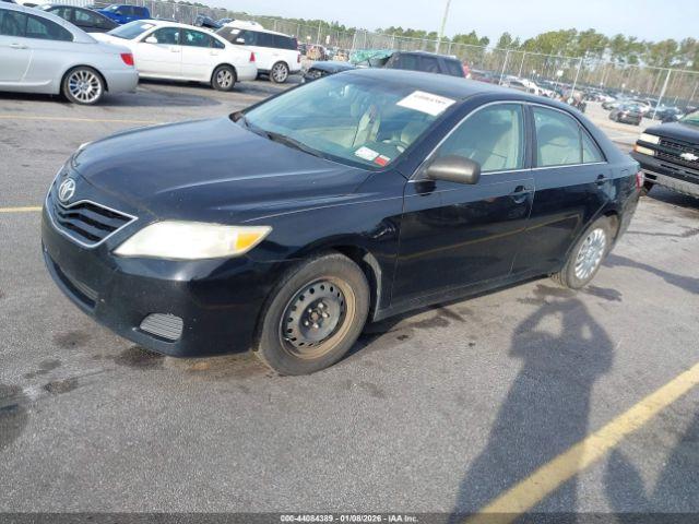 Toyota Camry Le Image 10
