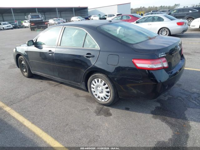 Toyota Camry Le Image 7