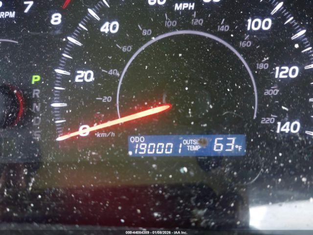 Toyota Camry Le Image 8