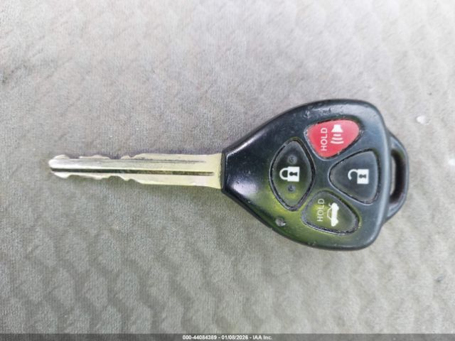 Toyota Camry Le Image 9