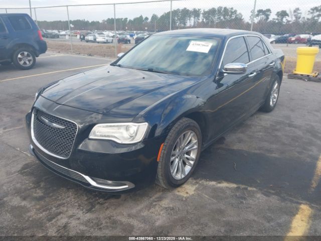 Chrysler 300c Image 4