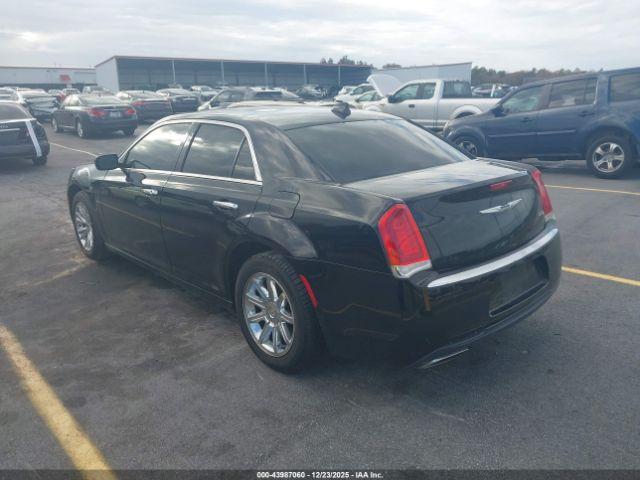 Chrysler 300c Image 6