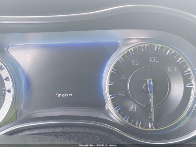 Chrysler 300c Image 5