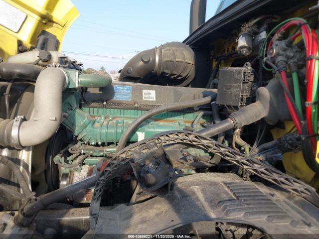 Volvo Vn Vnl Image 13