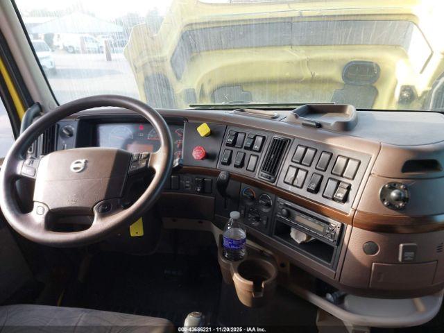 Volvo Vn Vnl Image 9