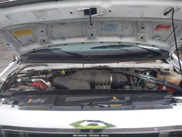 Ford E-450 Image 4