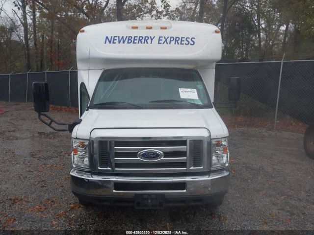 Ford E-450 Image 10